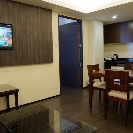 Gt Hotel Iloilo Екстер'єр фото