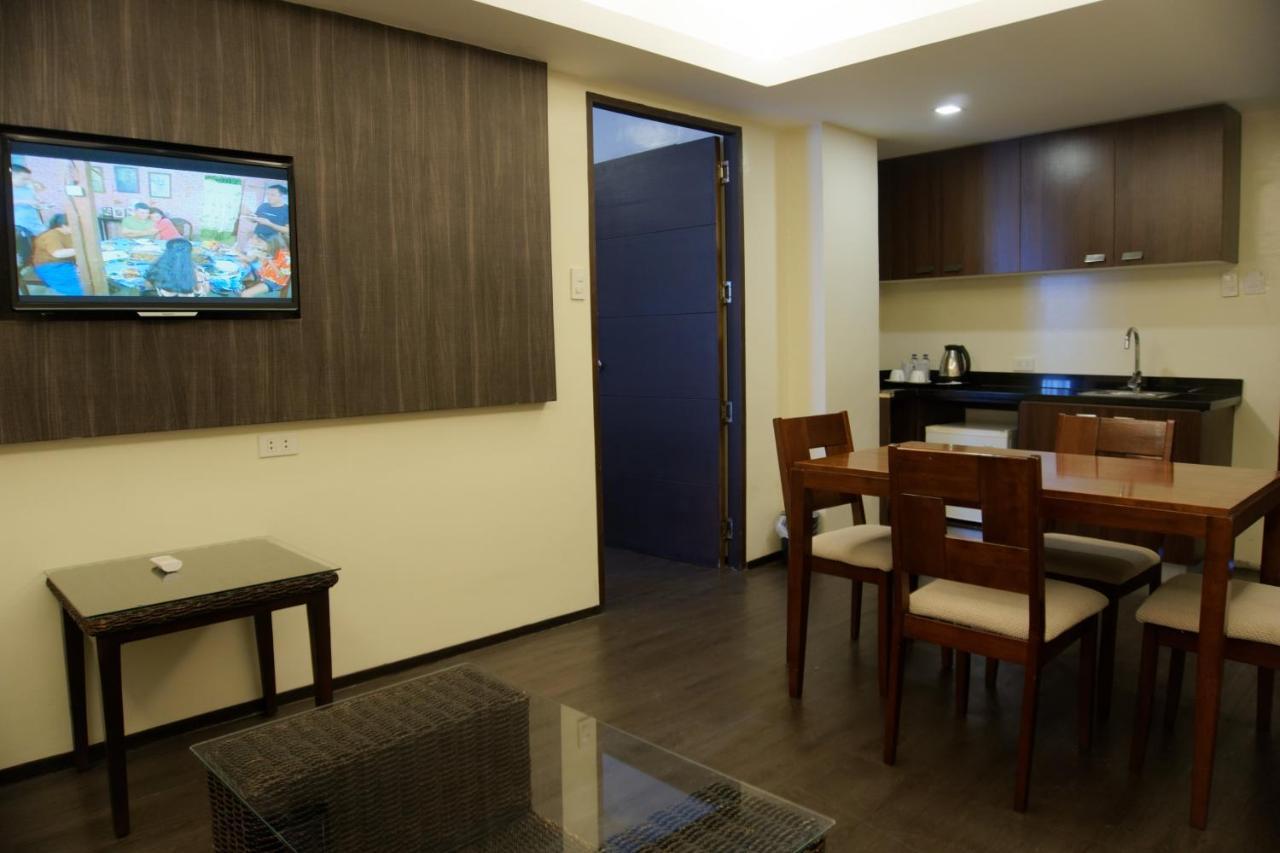 Gt Hotel Iloilo Екстер'єр фото