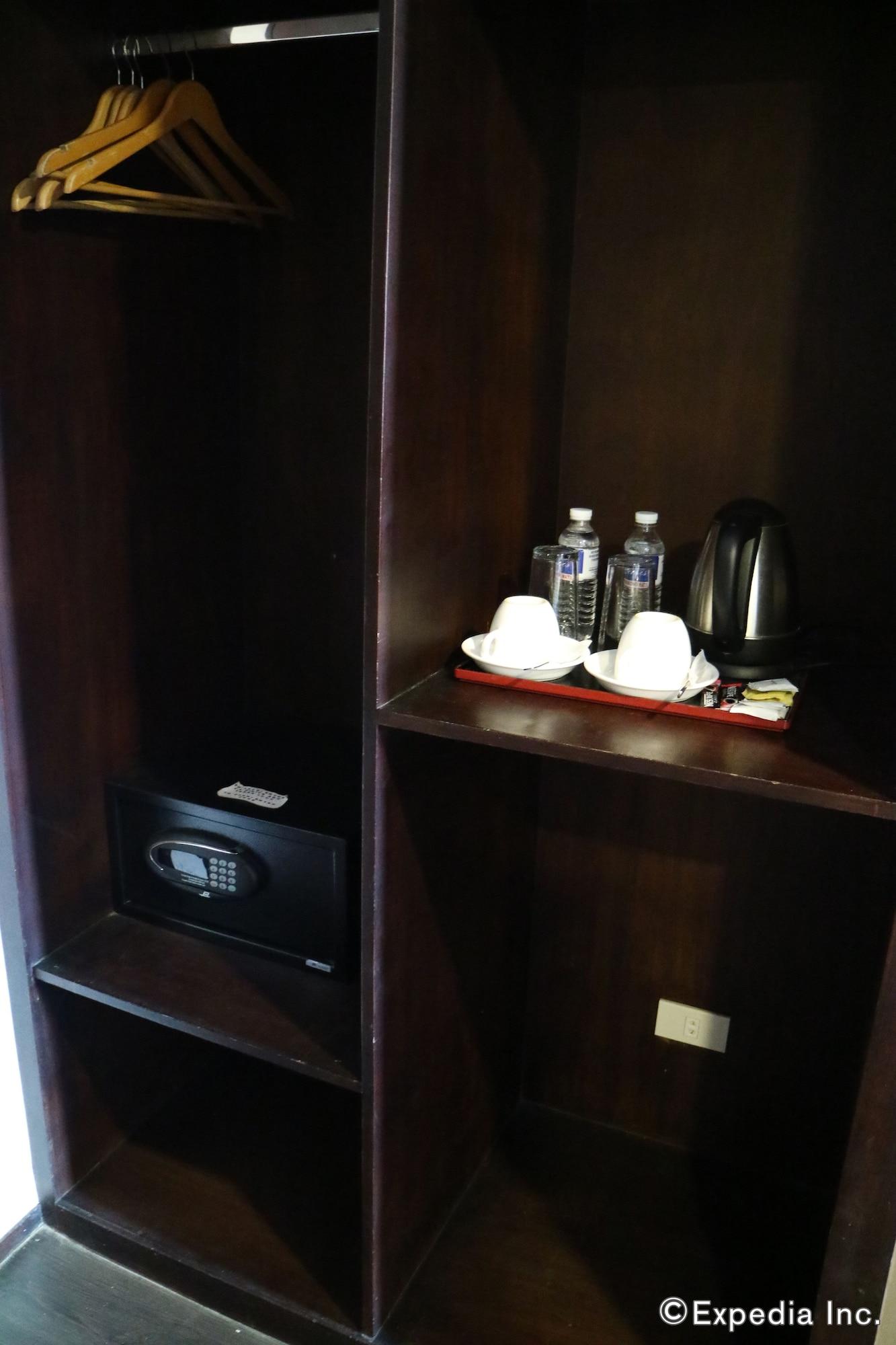 Gt Hotel Iloilo Екстер'єр фото