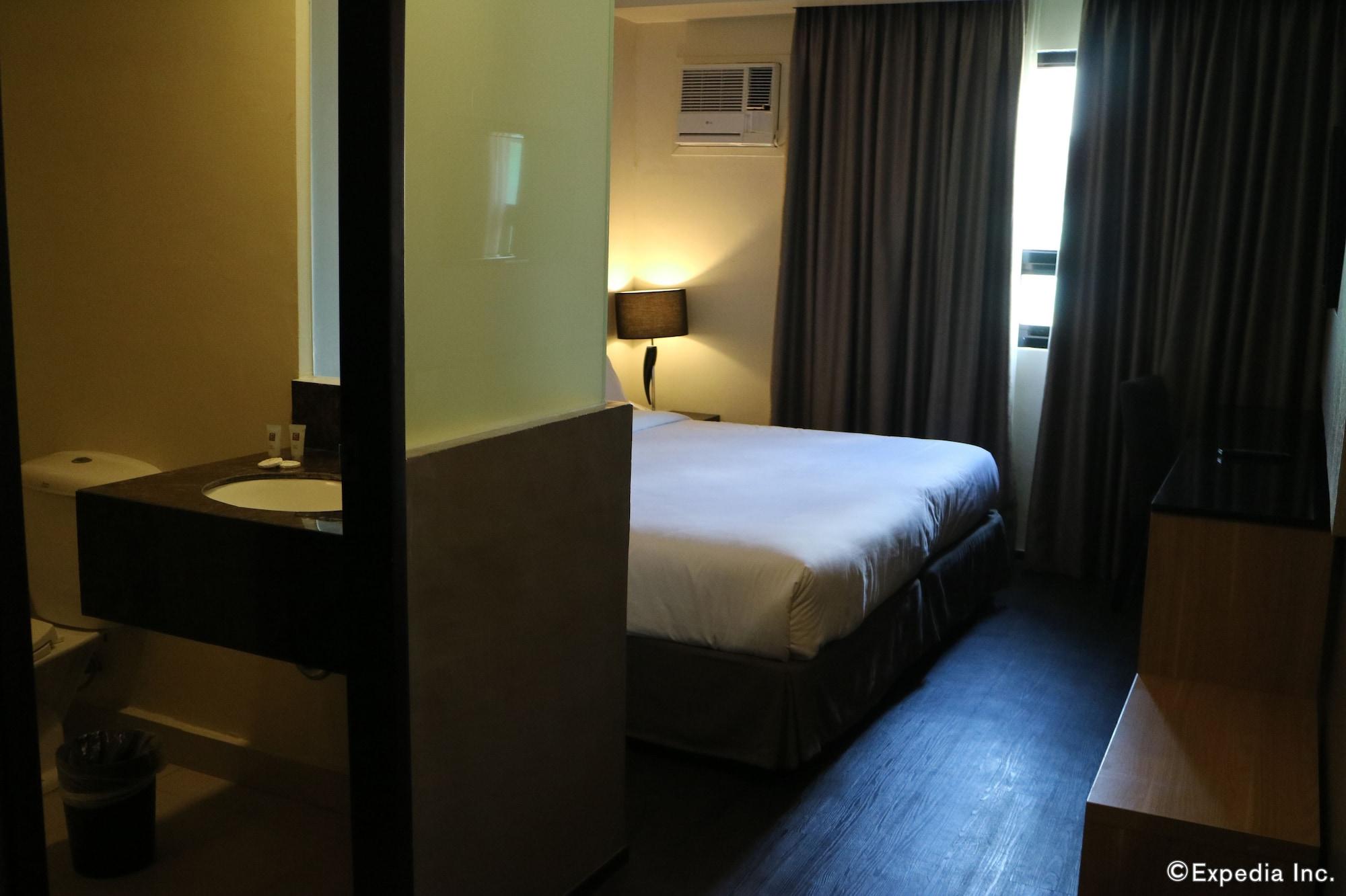 Gt Hotel Iloilo Екстер'єр фото