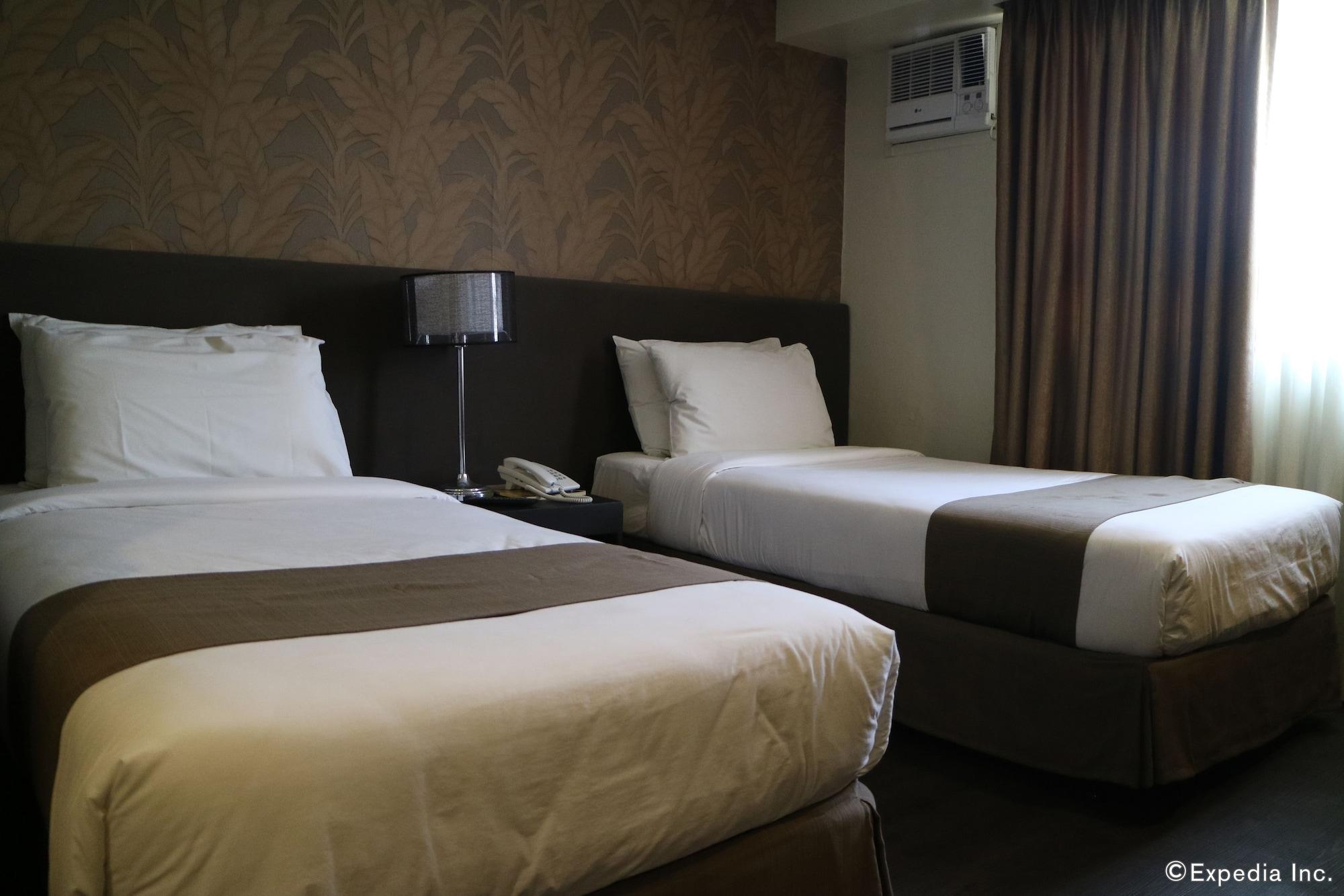 Gt Hotel Iloilo Екстер'єр фото