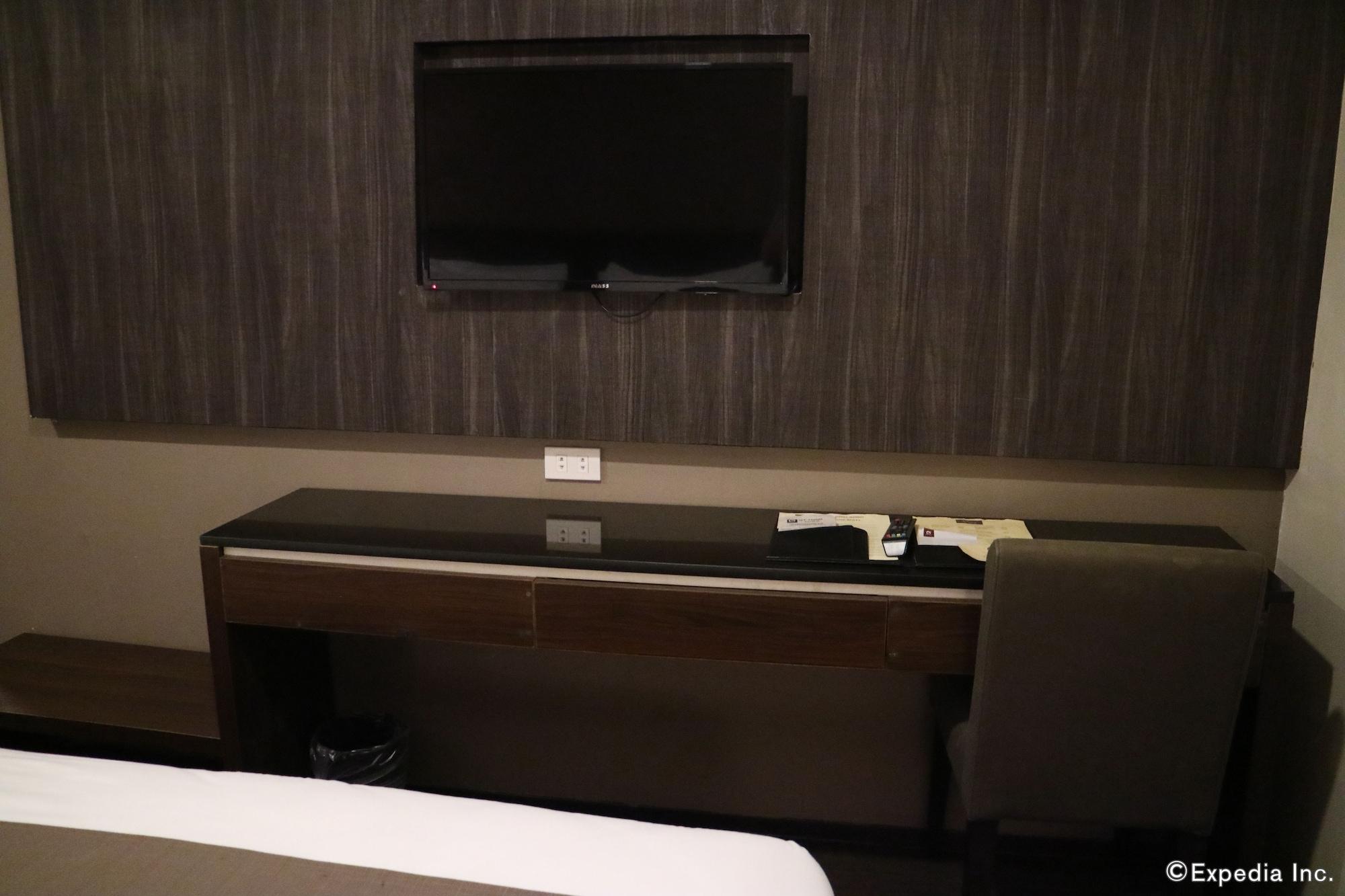 Gt Hotel Iloilo Екстер'єр фото