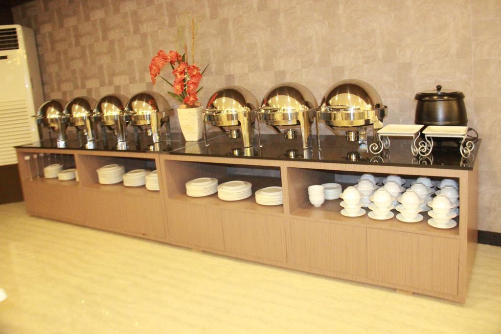 Gt Hotel Iloilo Екстер'єр фото