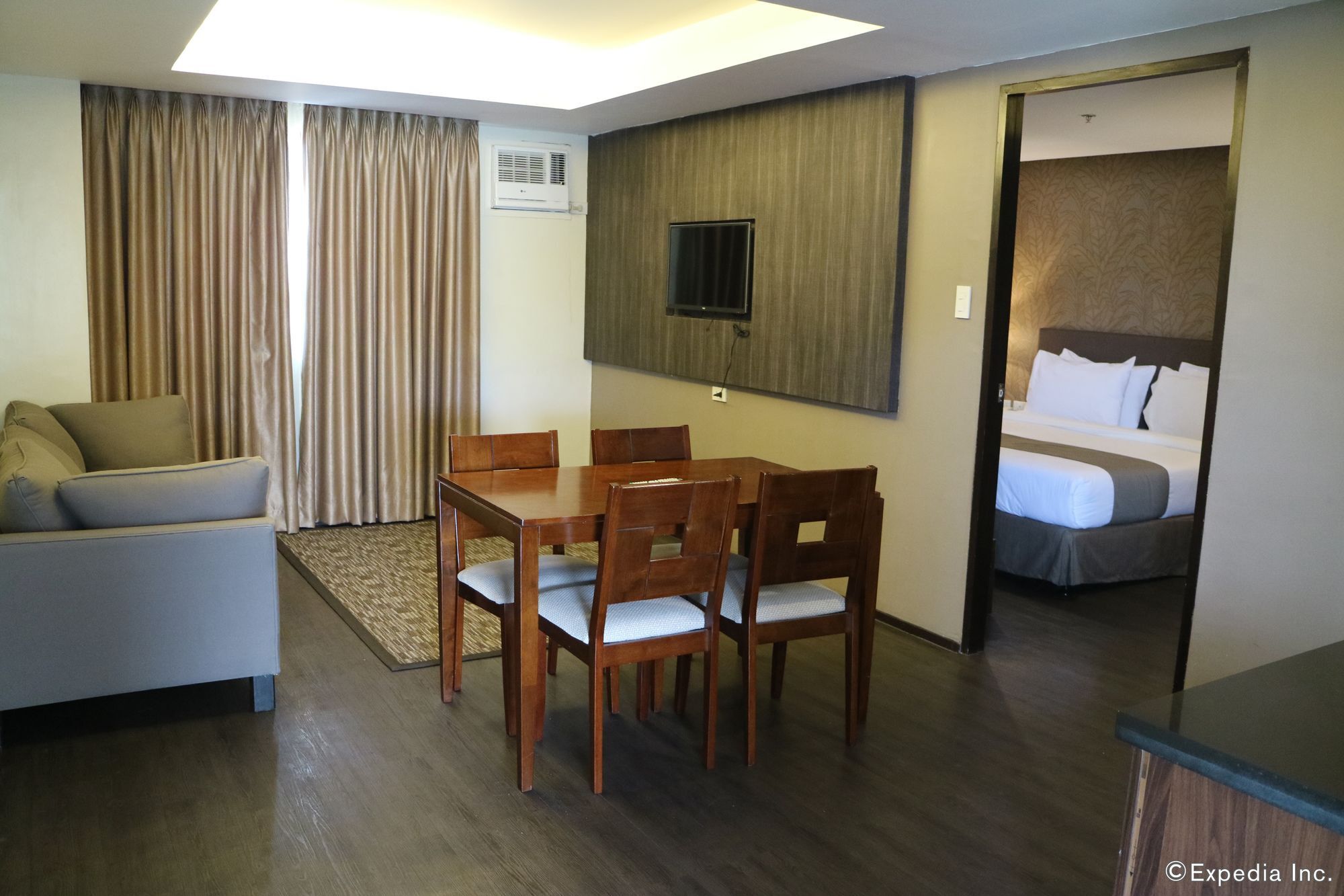 Gt Hotel Iloilo Екстер'єр фото